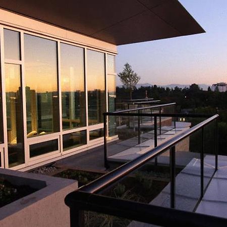 The Parkside Hotel And Spa Victoria Buitenkant foto