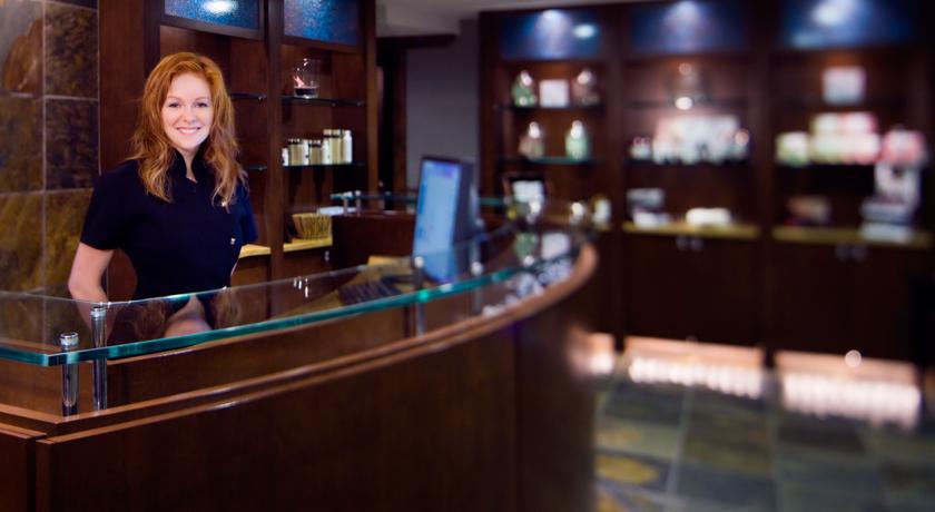 The Parkside Hotel And Spa Victoria Buitenkant foto